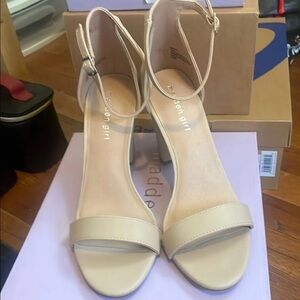 Madden Girl Bella blush Brand new in the box ladies size 10 medium sandals